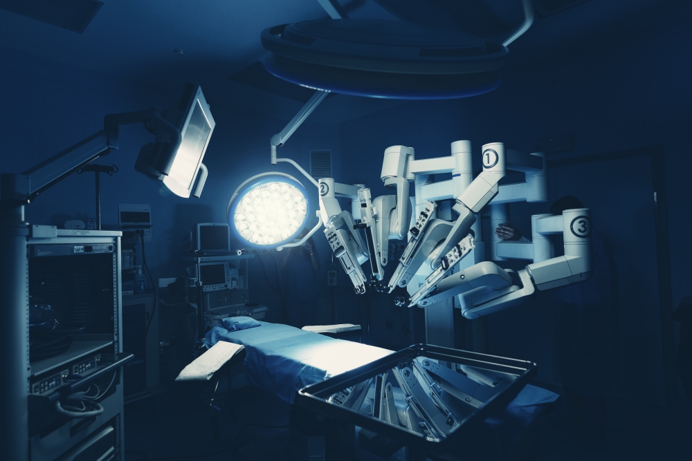 低侵襲手術 (腹腔鏡/ロボット手術) について